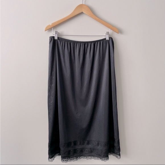 Vintage Black Slip with Lace Trim Hem XL - Picture 2 of 7